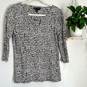 🩷DANA BUCHMAN PRINTED DEISGN HALF SLEEVE LIGHTWEIGHT BLOUSE SIZE MEDIUM